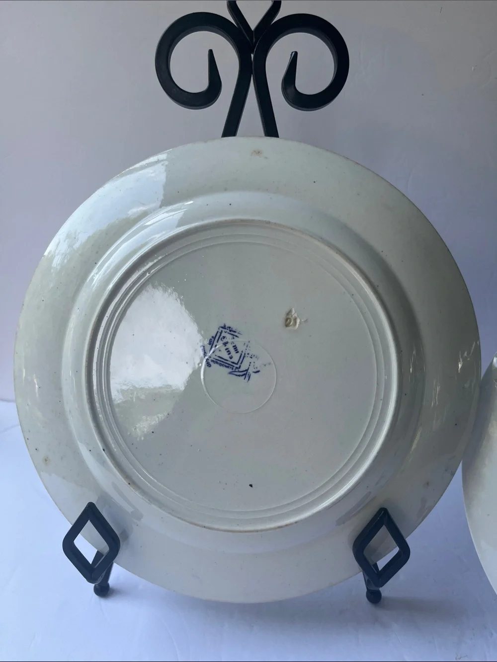 VIntage 2 plates Blue Willow